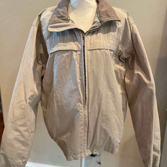 Men’s Columbia Jacket with Zip Closure and High Collar - Picture 1 of 6